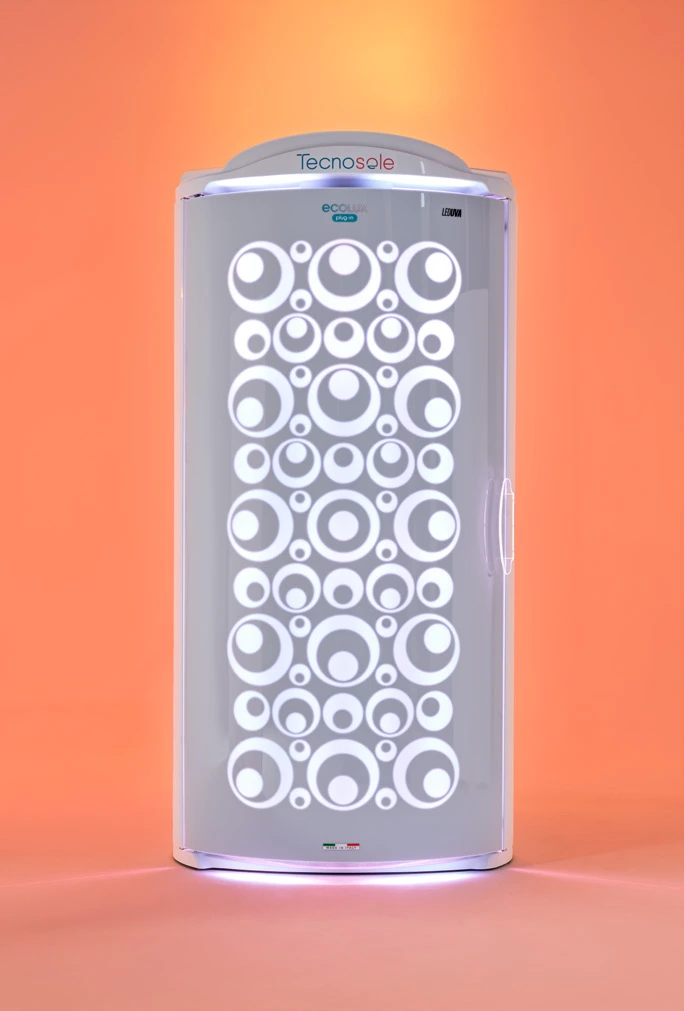 Tecnosole XSUN 26 vertical tanning booth with its door closed